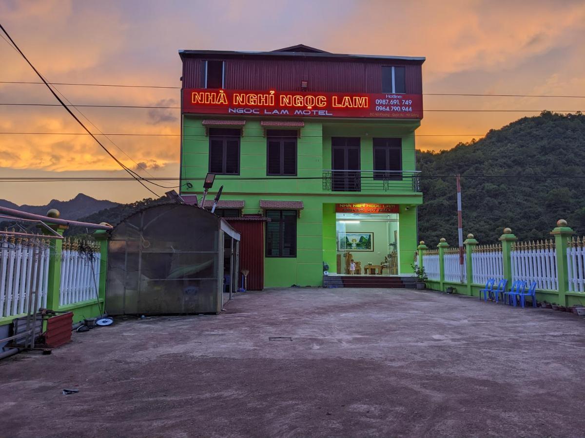 ホテル Nha Nghi Ngoc Lam Quan Ba エクステリア 写真